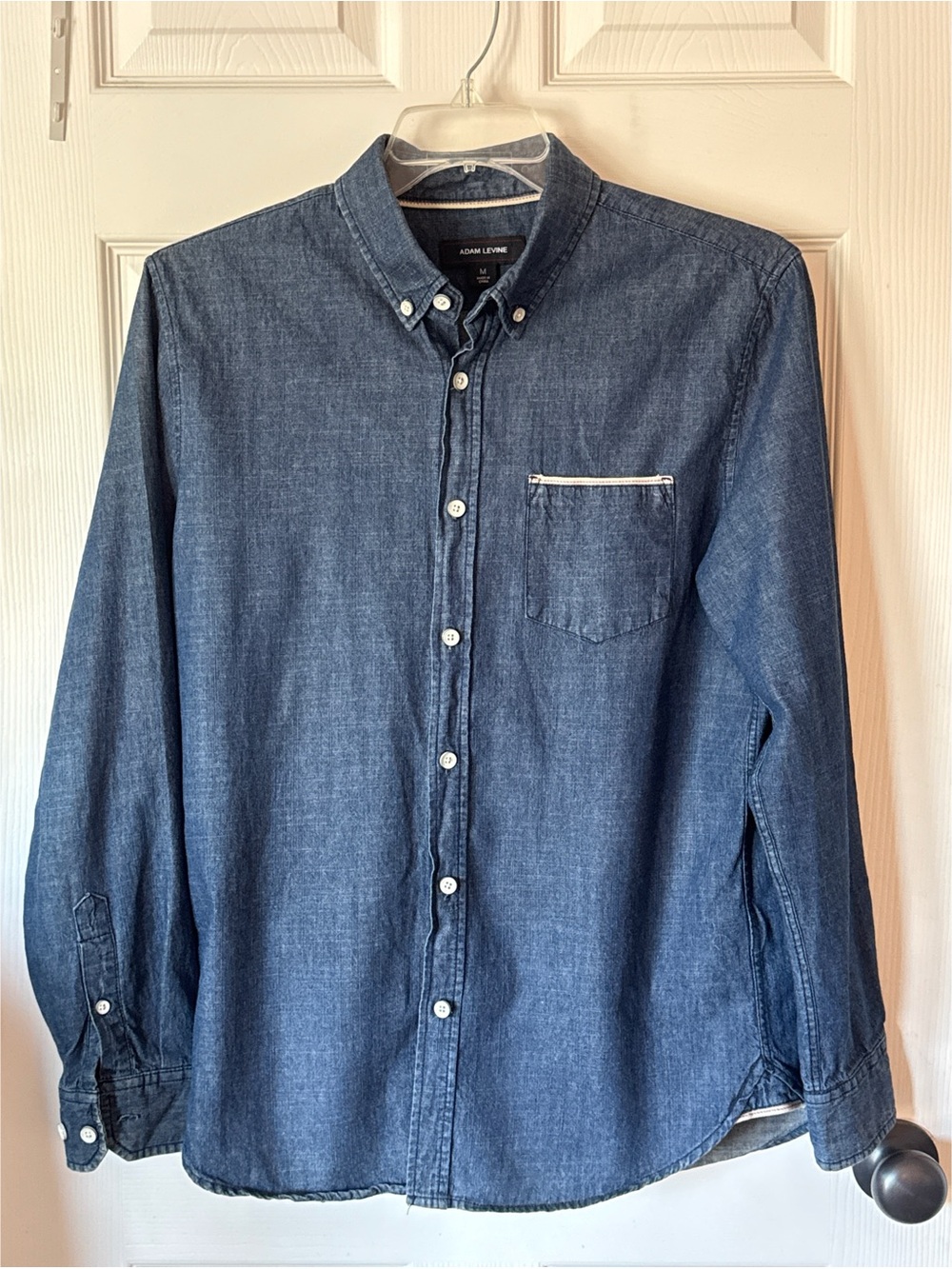 Adam Levine Collection Men's Blue Chambray Button-Down Shirt Medium
